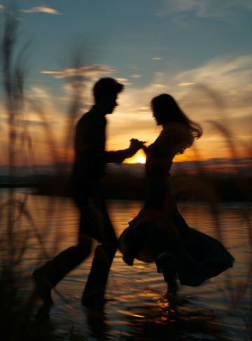 穿成锦鲤小夫郎（池翎）完结小说全本无删减_运势与努力交织的都市成长之旅